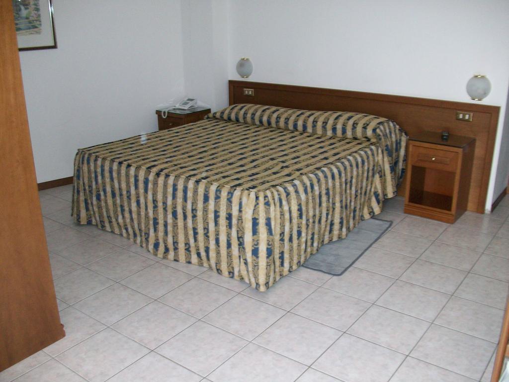 Hotel Santorotto Di Fabio Terrosi Sinalunga Phòng bức ảnh